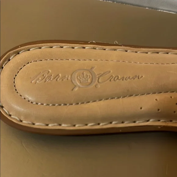 GOLD FLORAL SLIDES ! - Picture 9 of 13